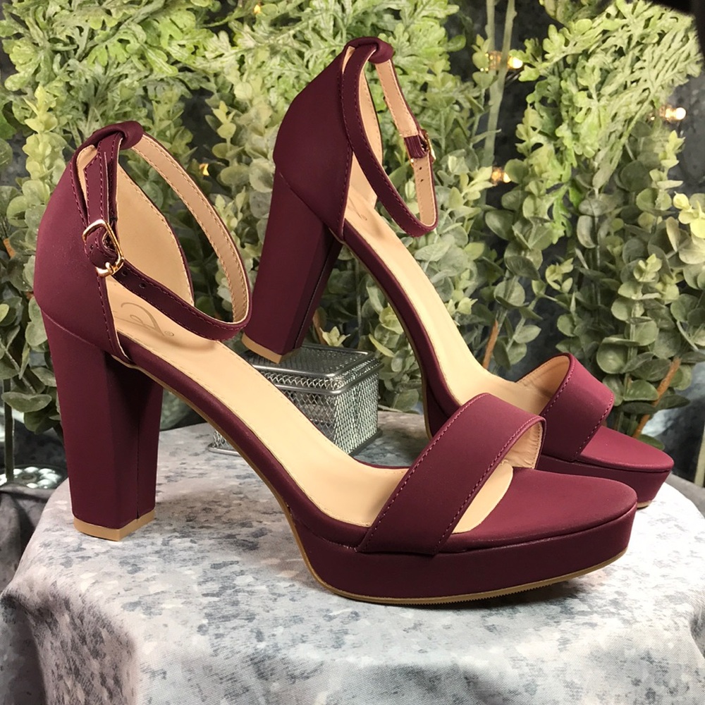Windsor Women’s 10M Dark Plum 4” Heels Platform Dress Sandals ✨Brand NEW✨